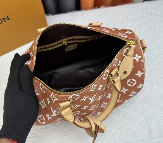 L0vis Vvtt0n Speedy P9 Bandouliere 30 Bag In Camel