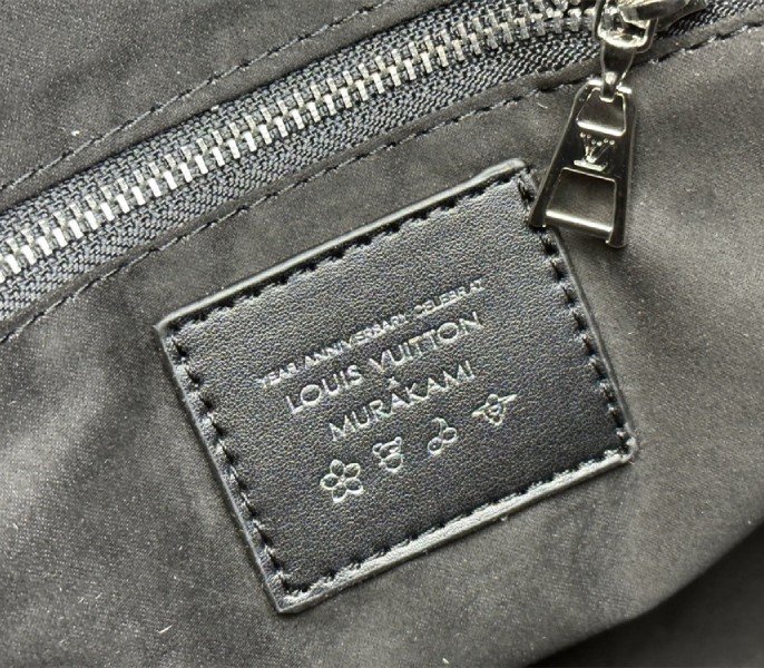L0vis Vvtt0n X TM Multicolored Onthego MM In Black