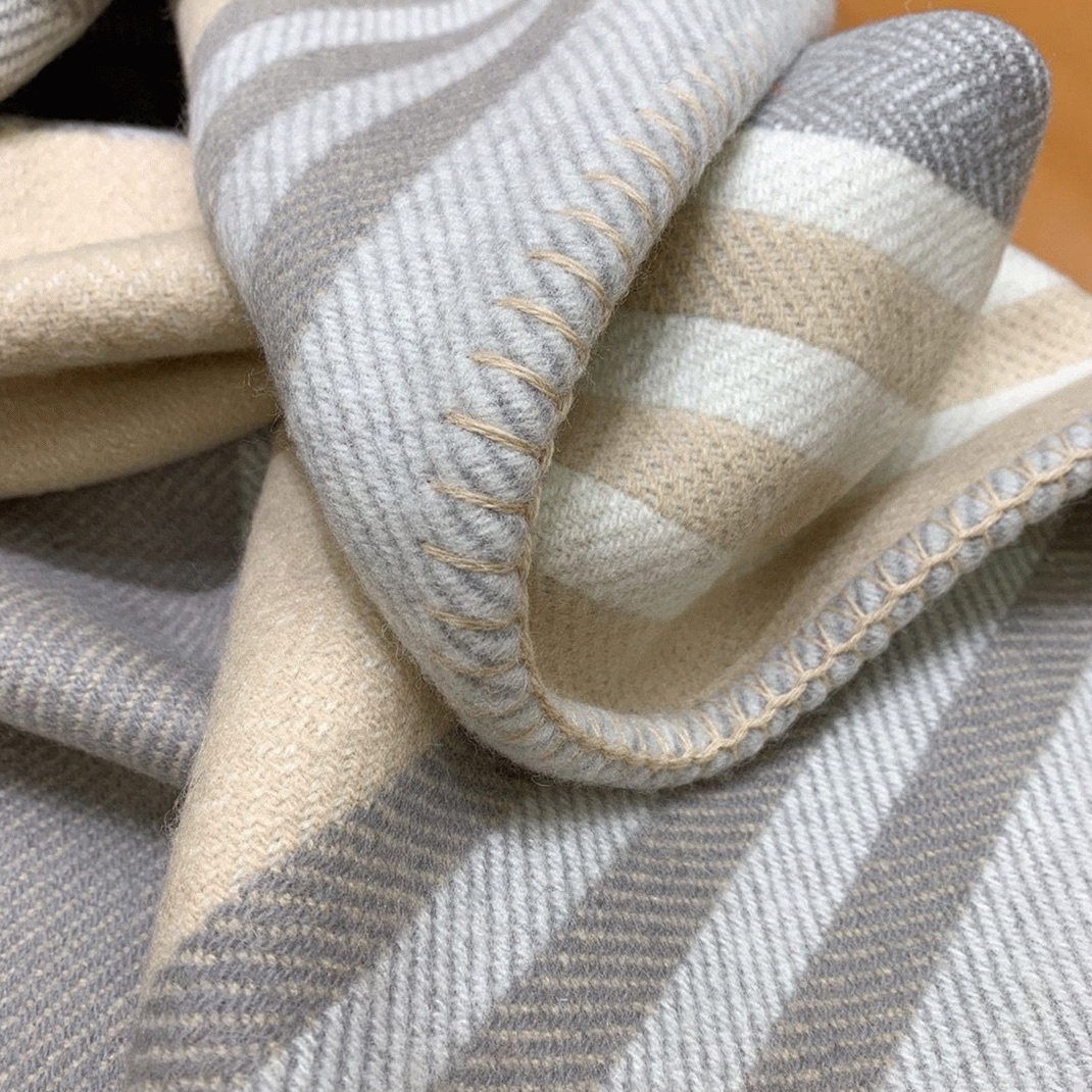 Fake H**me5 Ithaque blanket in grey wool and cashmere