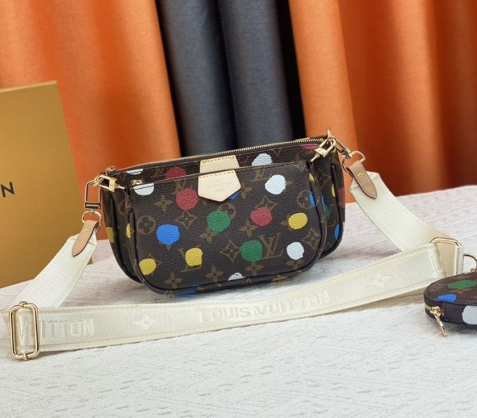 L0vis Vvtt0n X YK Monogram Canvas Multi Pochette Accessoires