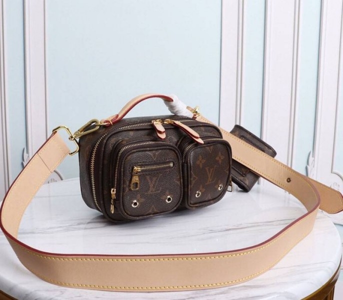 L0vis Vvtt0n Monogram Canvas Utility Bag