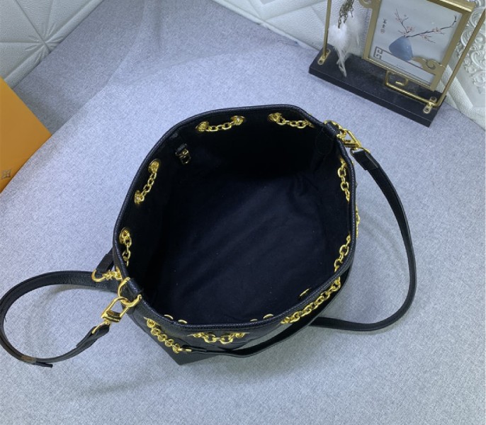 L0vis Vvtt0n Monogram Empreinte Leather Bundle Bag In Black