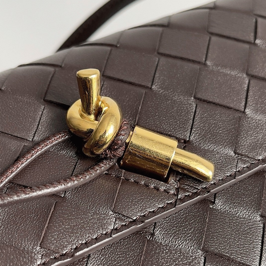 Fake B0tt*ga Ven*ta Mini Andiamo Cross-Body Bag Barolo