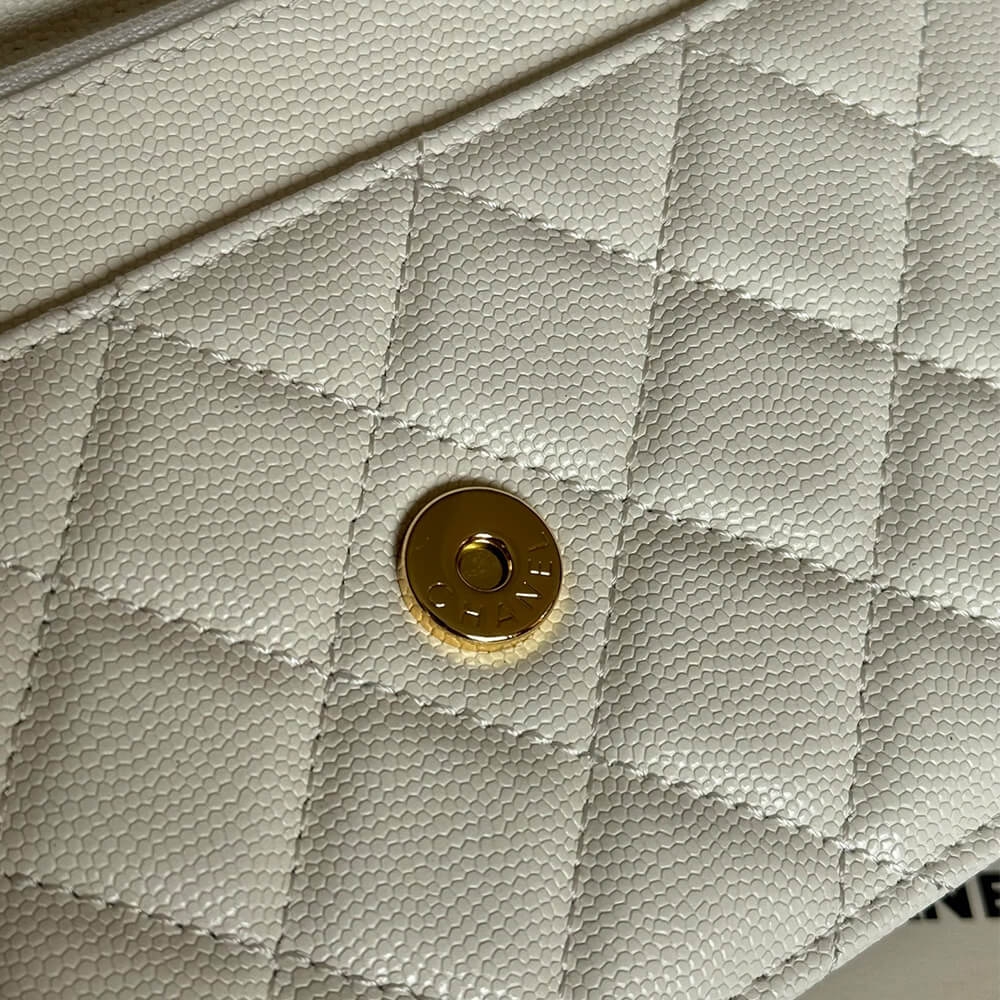 Ch**el classic chain wallet