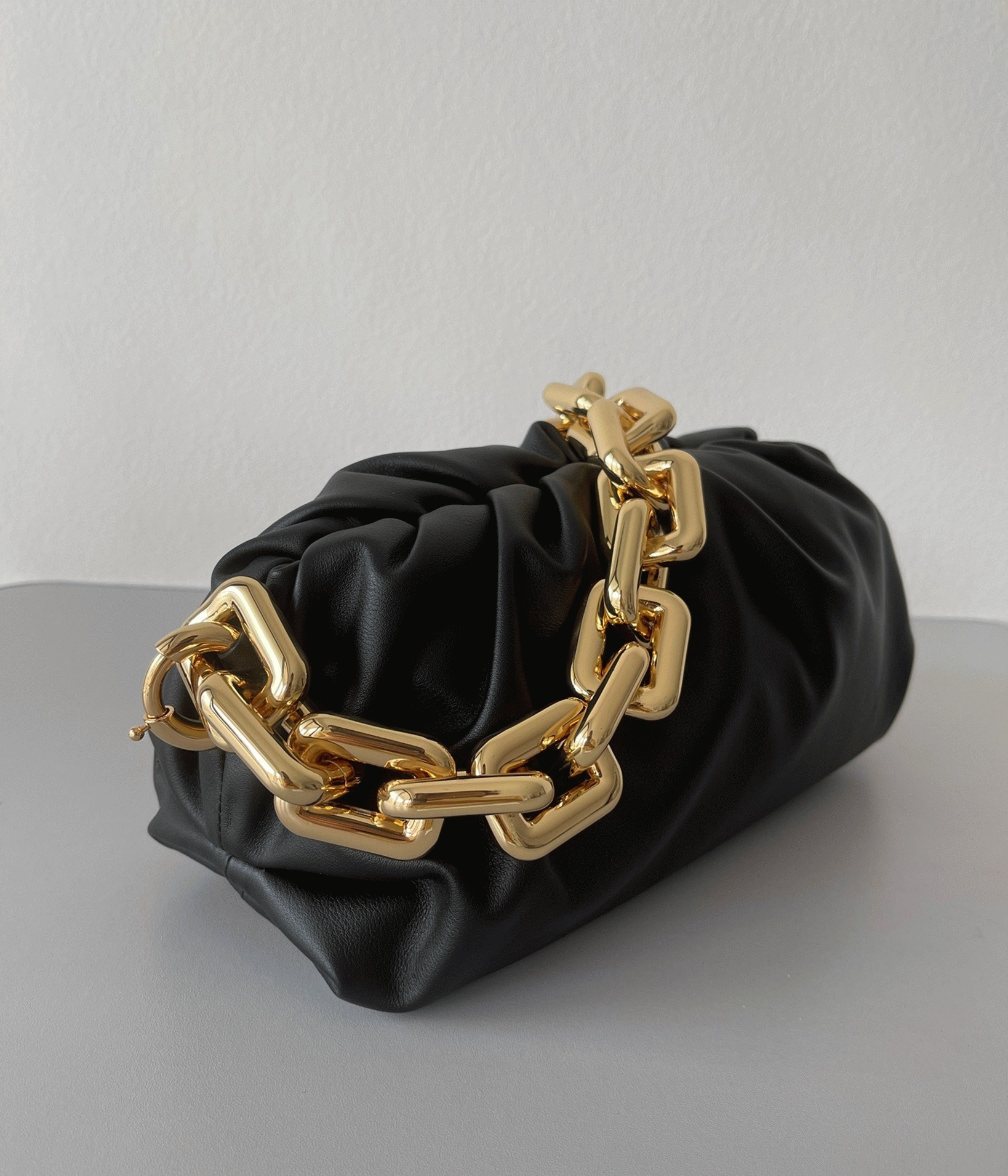 Replica B0tt*ga Ven*ta The Chain Pouch Bag Black