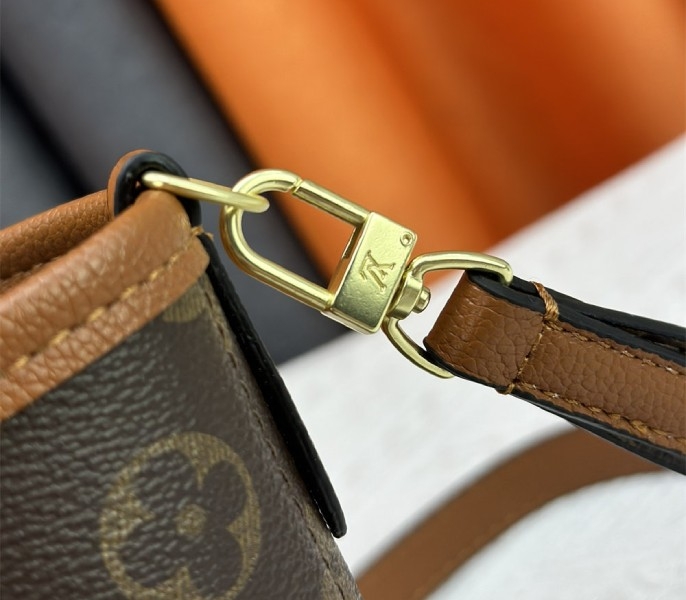 L0vis Vvtt0n Neverfull Bandouliere Inside Out BB Tote In Monogram Canvas And Brown Leather