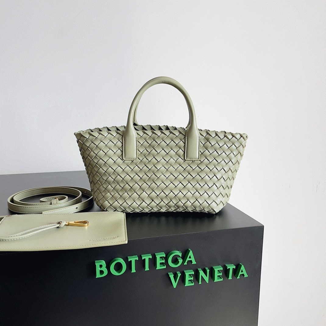 Top Quality Knockoff B0tt*ga Ven*ta Cabat Mini Bag In Travertine Intrecciato Lambskin
