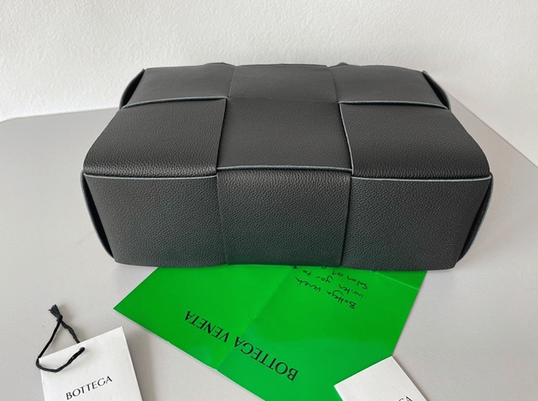 Fake B0tt*ga Ven*ta Arco Small Tote Black