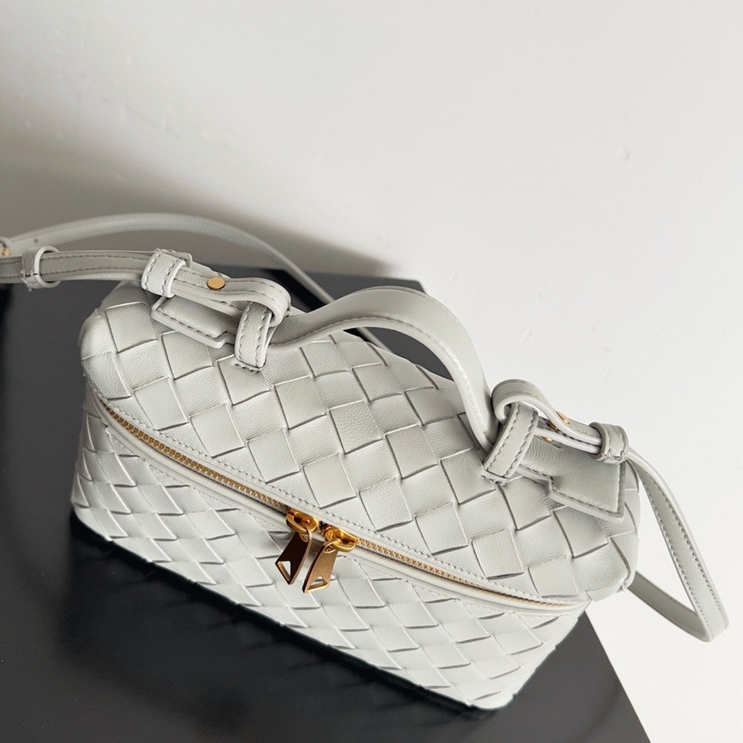 Replica B0tt*ga Ven*ta Bang Bang Vanity Case Ivory