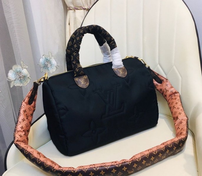 L0vis Vvtt0n Econyl Regenerated Nylon Speedy Bandouliere 30 Handbag In Black
