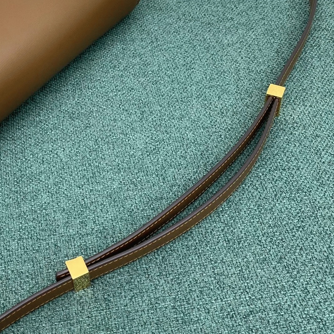 Top Quality Fake Ce1i*e Classic Box Medium Bag In Camel