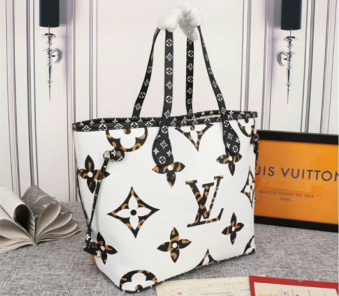 L0vis Vvtt0n Giant Neverfull MM Tote In Cream And Caramel