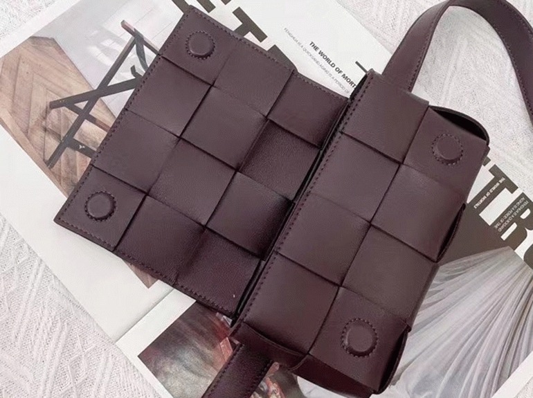 Replica B0tt*ga Ven*ta Cassette Belt Bag Grape