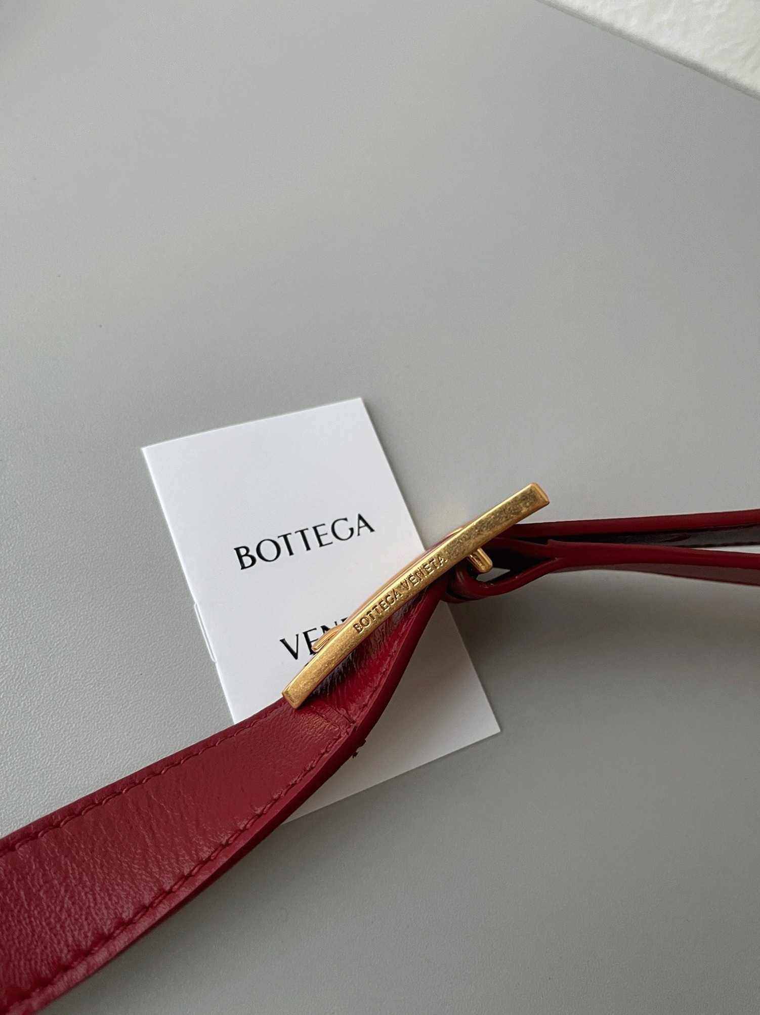 Top Quality Faux B0tt*ga Ven*ta Padded Cassette Bag In Dark Red