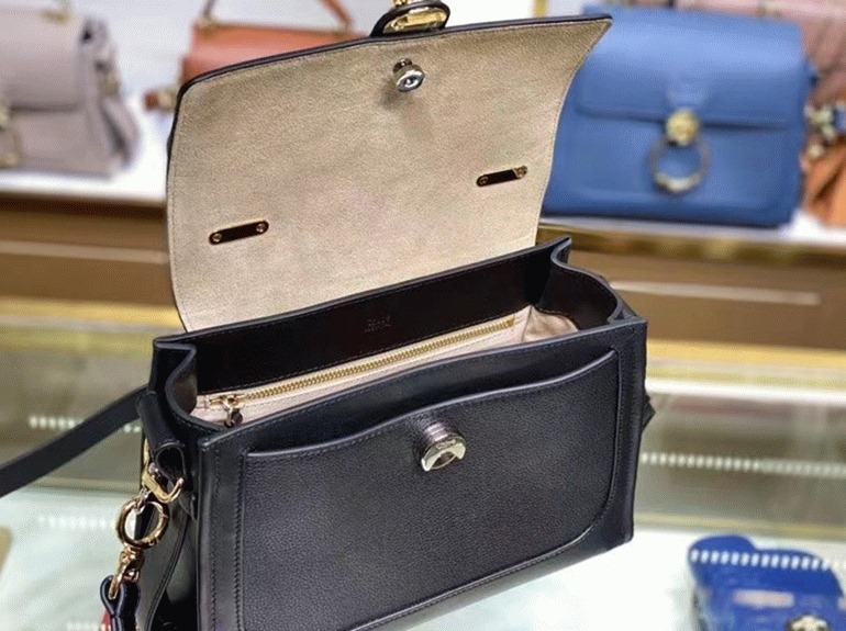 top quality knockoff Ch10e small tess day bag in black grained leather