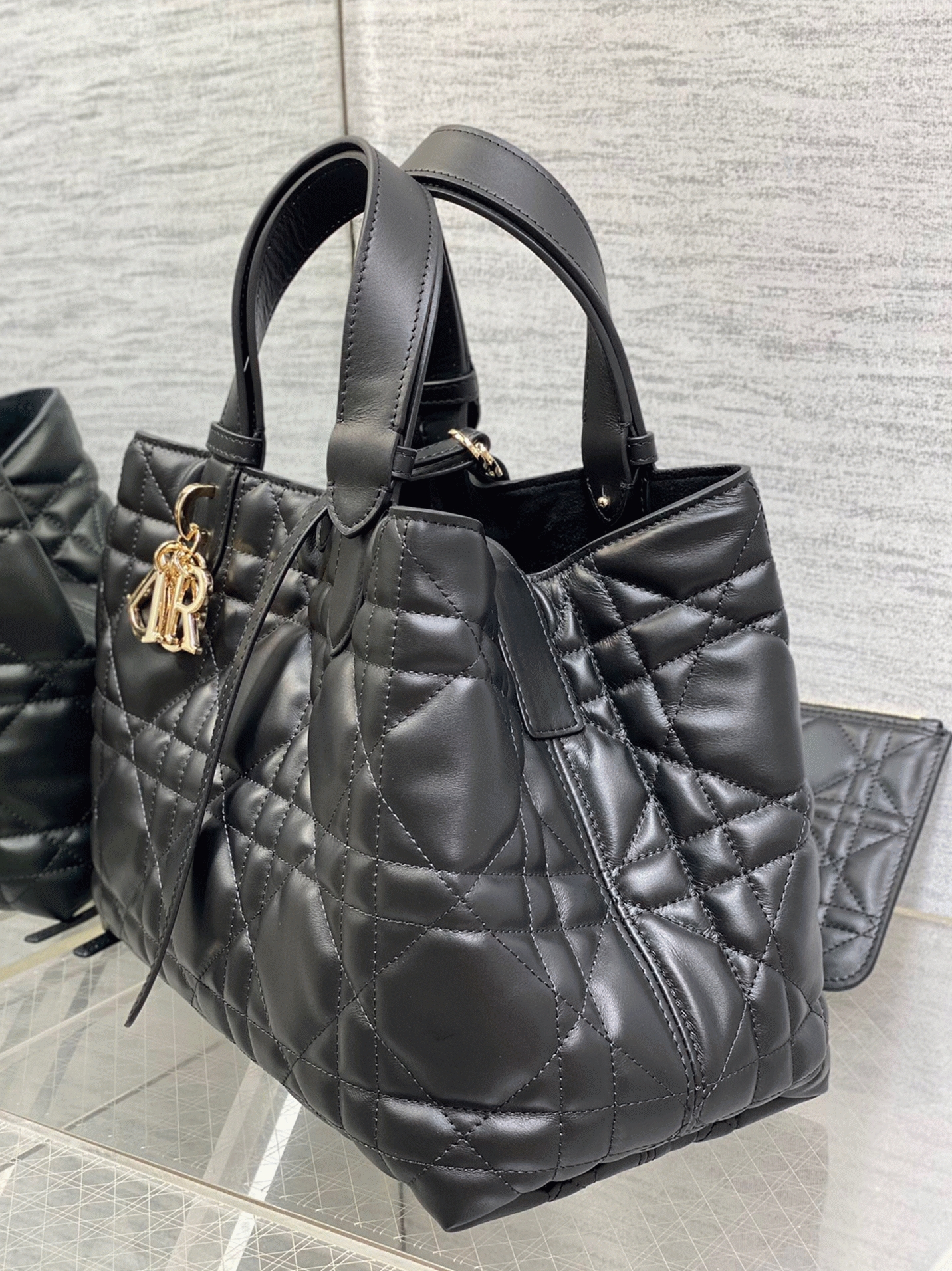 D10r Toujours Medium Bag Replica in Black Macrocannage Calfskin