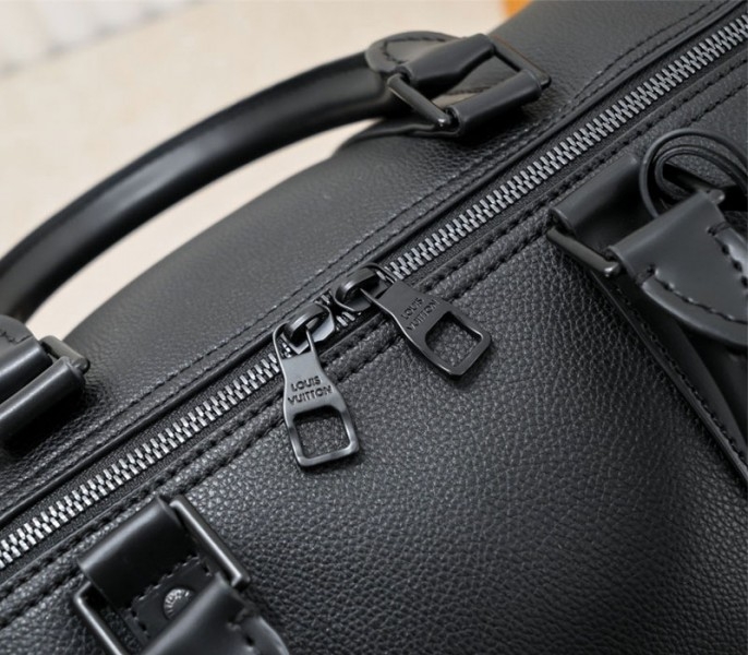 L0vis Vvtt0n Aerogram Keepall Bandouliere 50 Travel Bag In Black