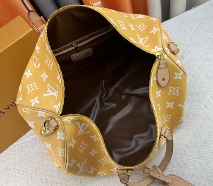 L0vis Vvtt0n Speedy P9 Bandouliere 50 Bag In Yellow