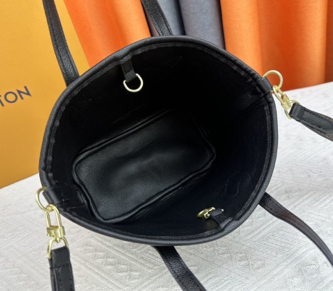 L0vis Vvtt0n Neverfull Bandouliere Inside Out BB Tote In Monogram Canvas And Black Leather