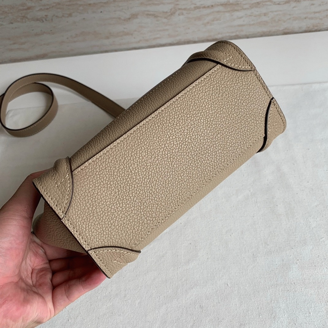 ce1i*e nano lU*gage tote bag knockoff in dune