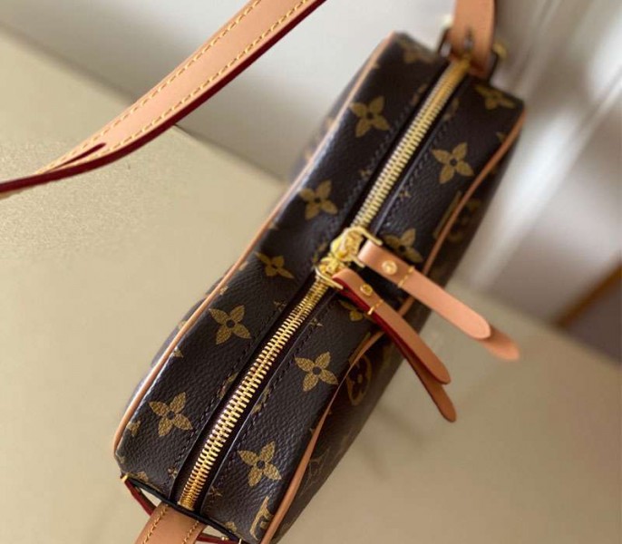 L0vis Vvtt0n Monogram Canvas Game On Coeur Bag