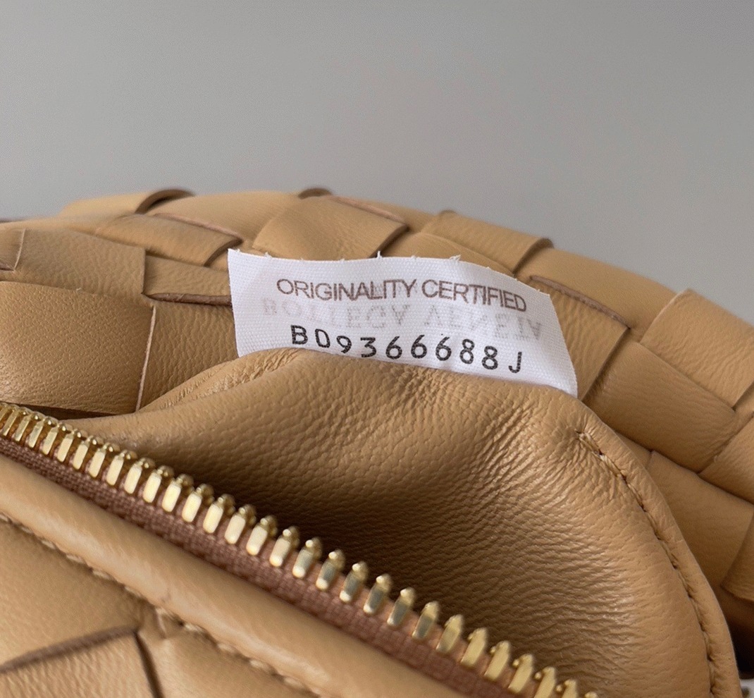 Fake B0tt*ga Ven*ta BV Jodie Mini Bag Almond