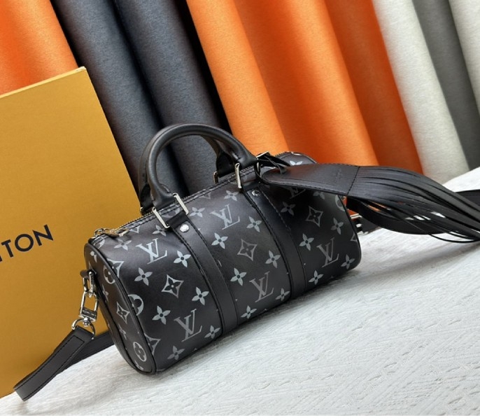 L0vis Vvtt0n Brushed Monogram Keepall Bandouliere 25 City Bag In Black