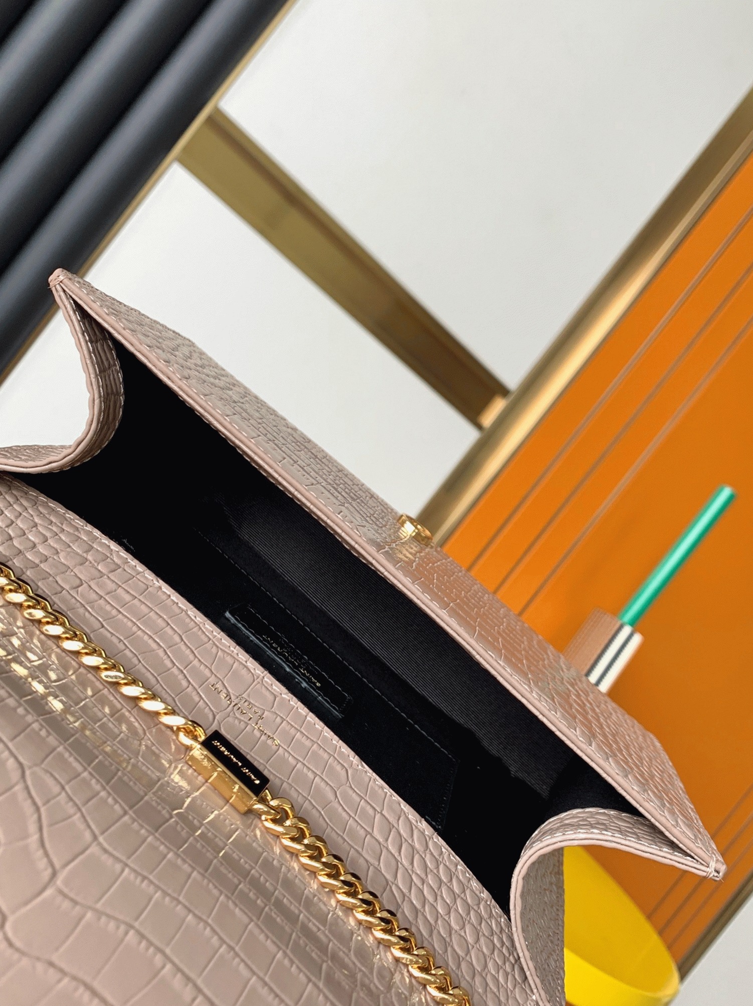 Fake Sa1nt Lau*nt Kate Medium Tassel Bag Beige Crocodile-embossed Leather