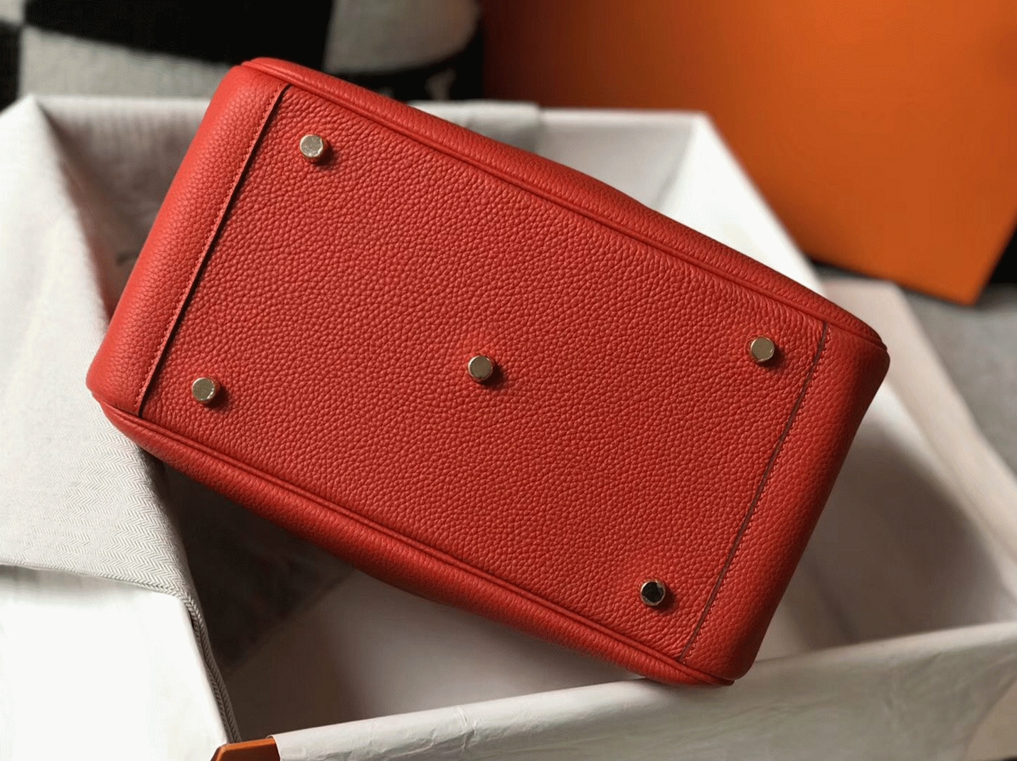 Designer replica H**me5 Lindy 30cm bag in red shade