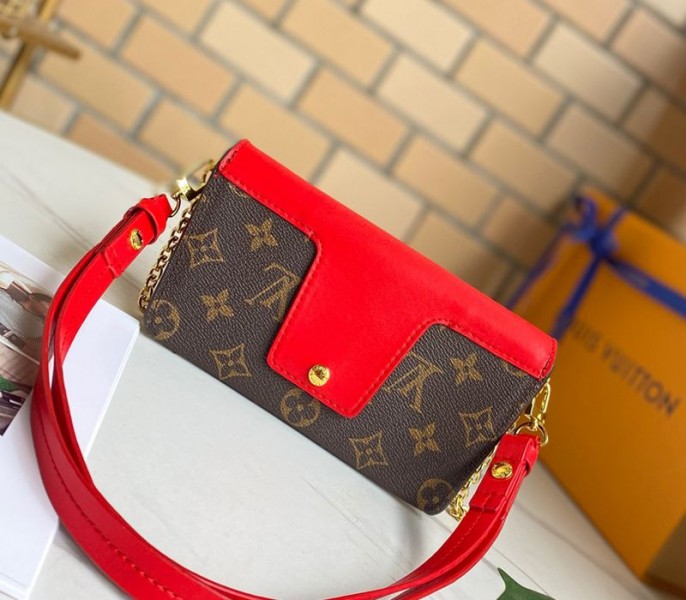 L0vis Vvtt0n Monogram Canvas Padlock On Strap Bag In Red