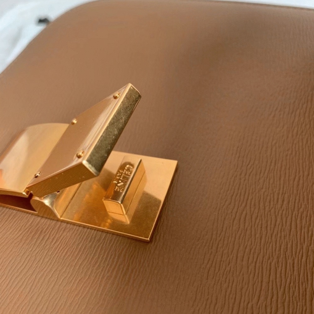 Top Quality Replica Ce1i*e Classic Box Medium Bag In Camel