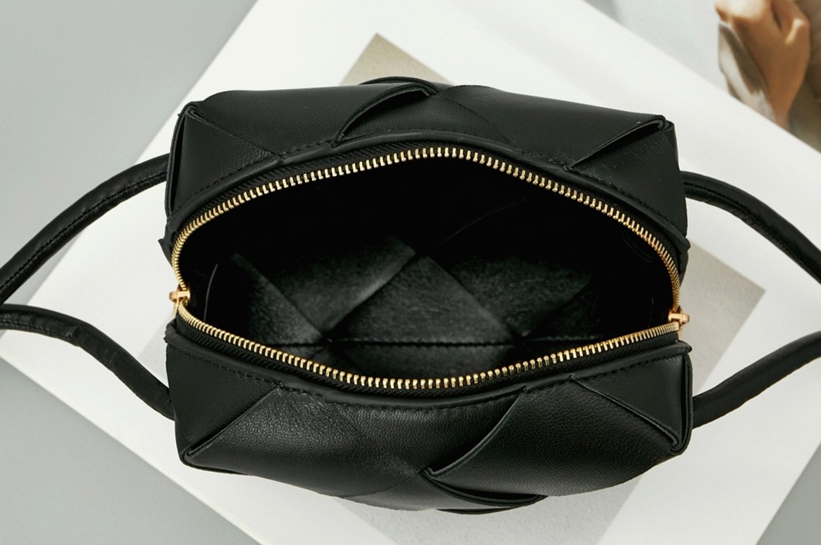 Replica B0tt*ga Ven*ta Mini Cassette Camera Bag Black