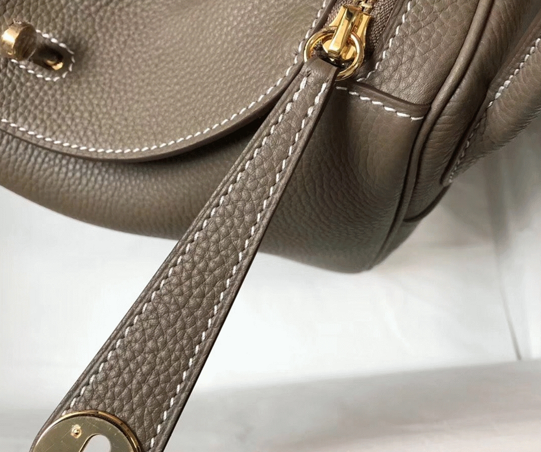 Replica H**me5 Lindy 30cm bag in taupe color
