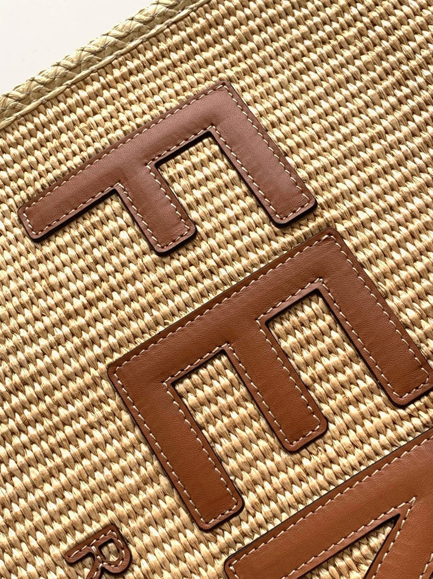 Top Quality Replica F**di Sunshine Medium Tote Bag in Natural Straw