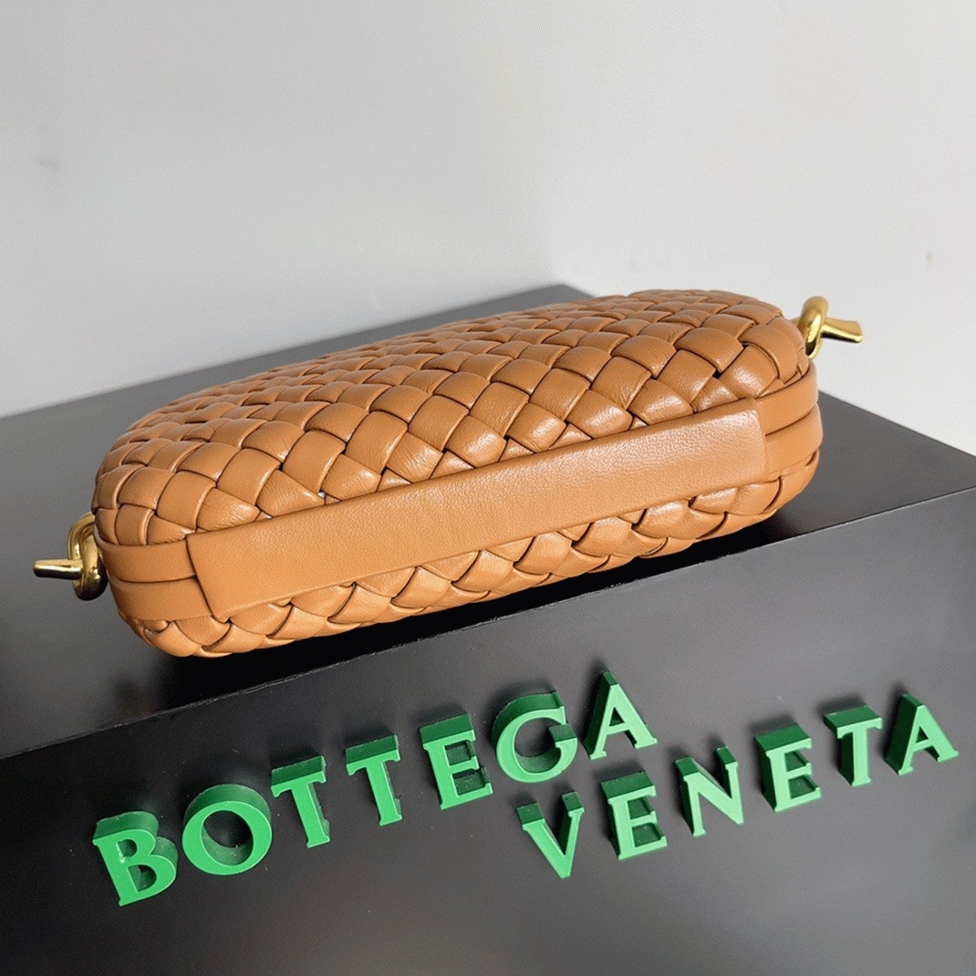 Replica B0tt*ga Ven*ta Knot Minaudiere On Strap Camel Intreccio Lambskin