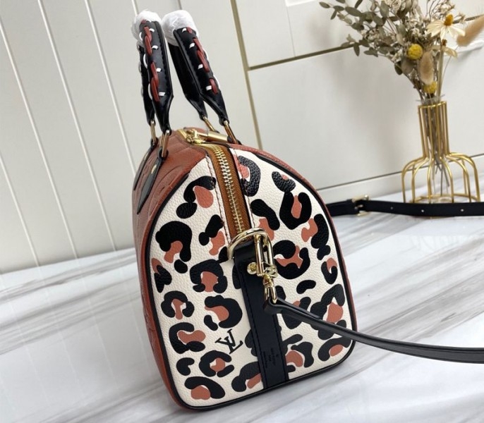 L0vis Vvtt0n Monogram Empreinte Wild At Heart Speedy 25 Bandouliere Handbag In Caramel Brown