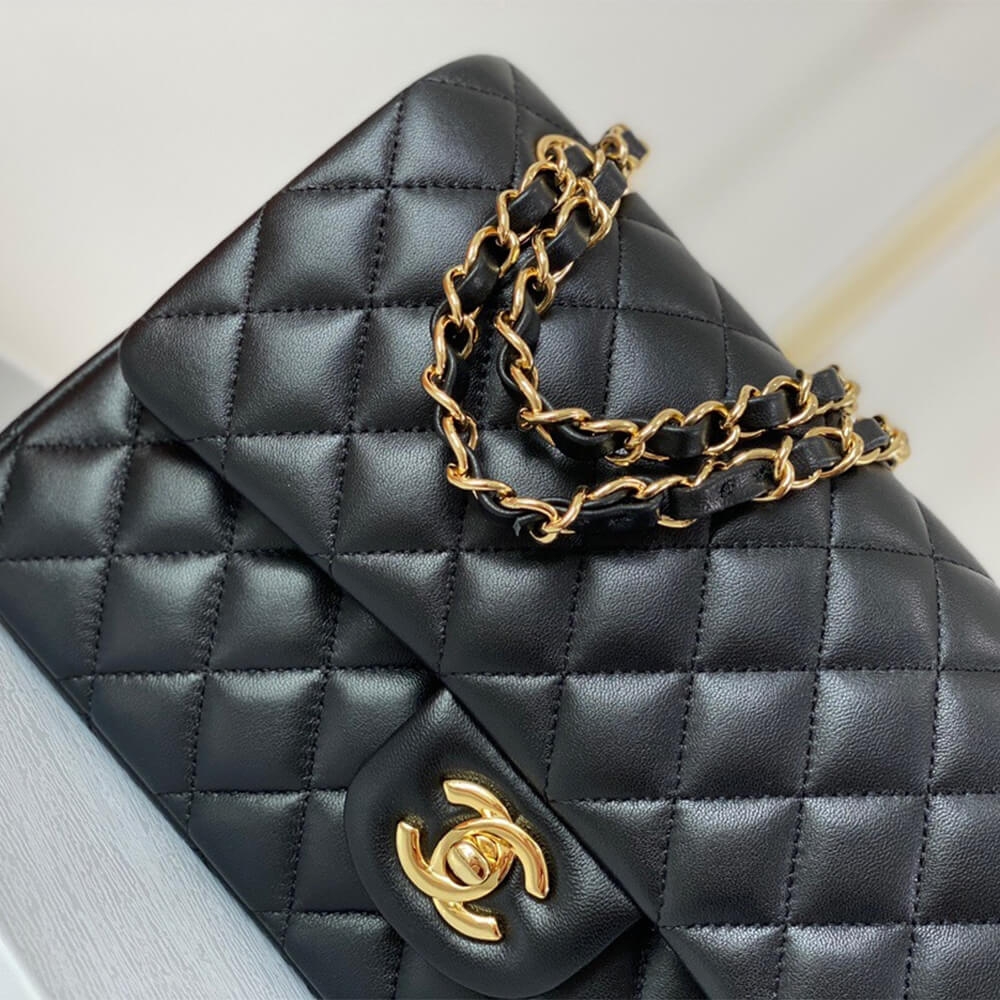 Ch**el Classic handbag medium (High-end grade)