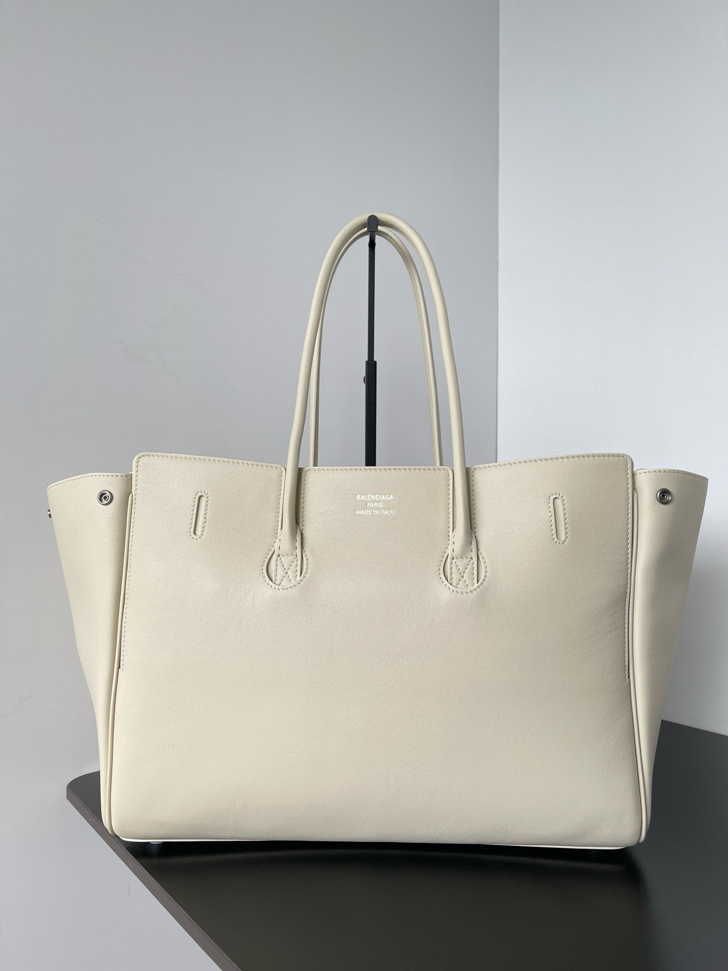 Knockoff Ba1en*iaga Bel Air Carry All Medium Bag Beige Calfskin