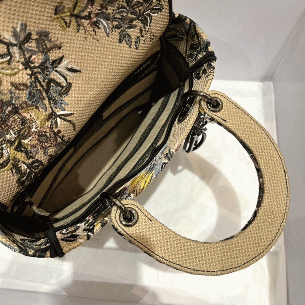 D10r Lady D-Lite Medium Bag Fake in Beige Jardin d Hiver Embroidery