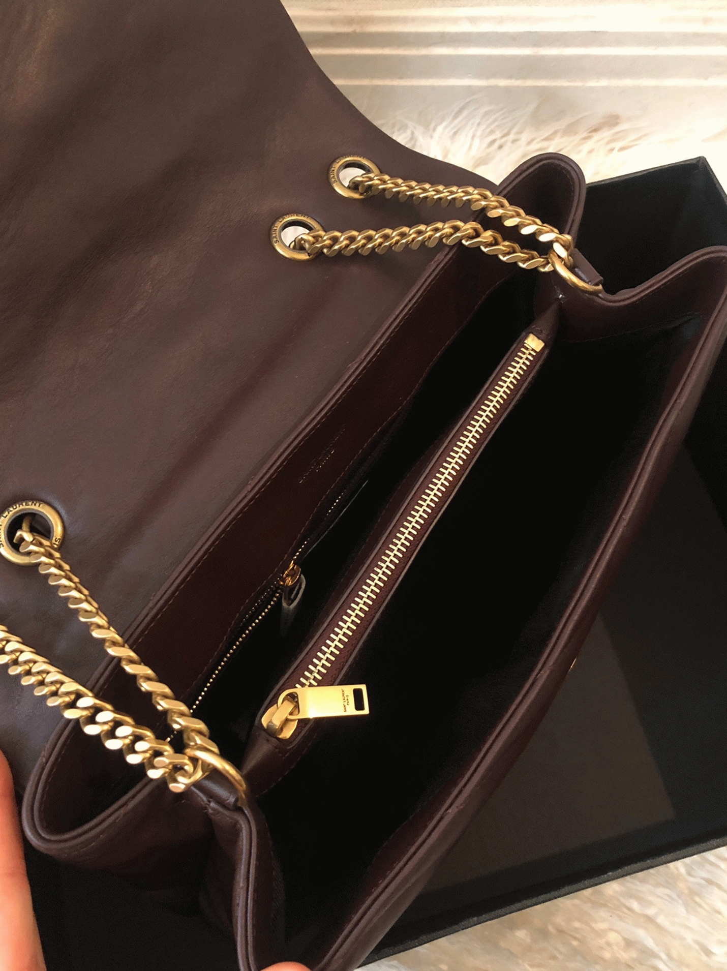 Fake Designer Sa1nt Lau*nt LouLou Medium Chain Bag Burgundy