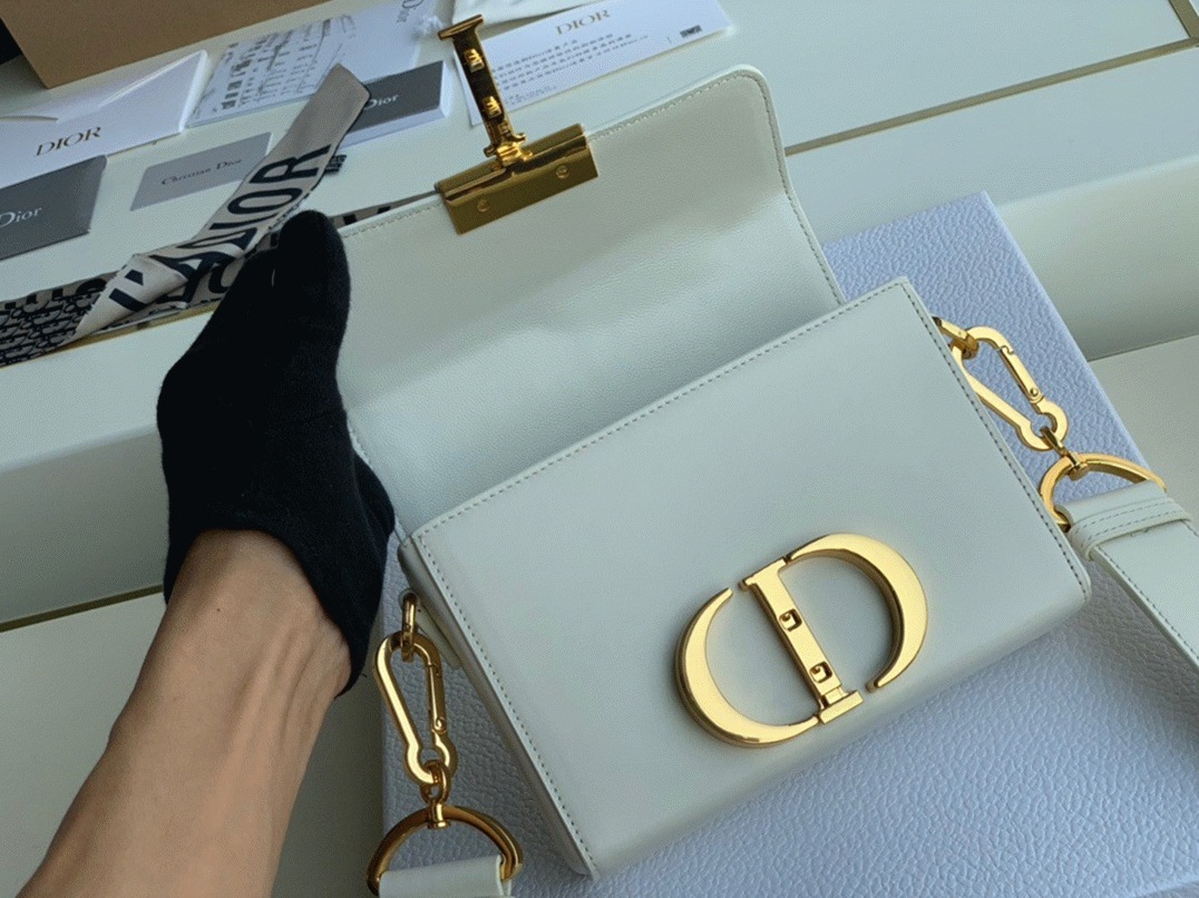 D10r 30 Montaigne Box Bag Knockoff in White Box Calfskin