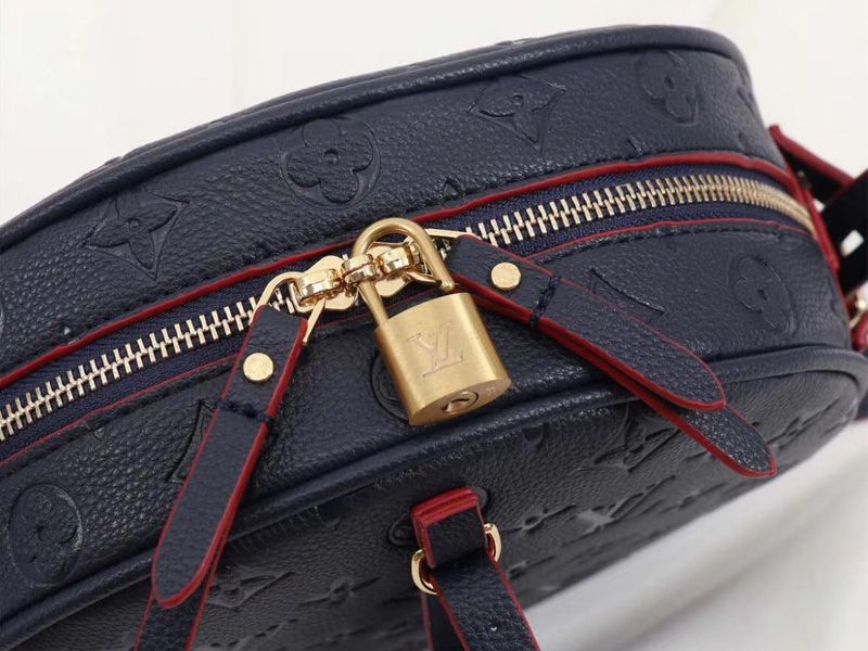 L0vis Vvtt0n Monogram Empreinte Boite Chapeau Souple MM Bag In Navy Blue