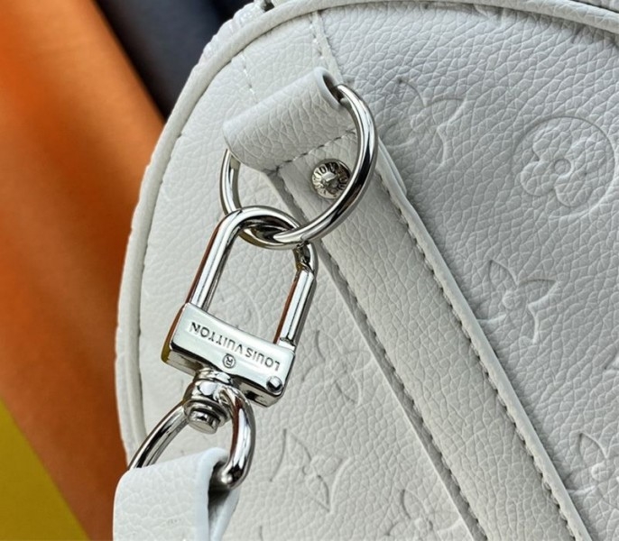 L0vis Vvtt0n X YK Bandouliere Keepall 50 Travel Bag In White