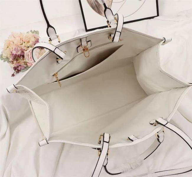 L0vis Vvtt0n Monogram Empreinte Giant Onthego GM Tote In Cream