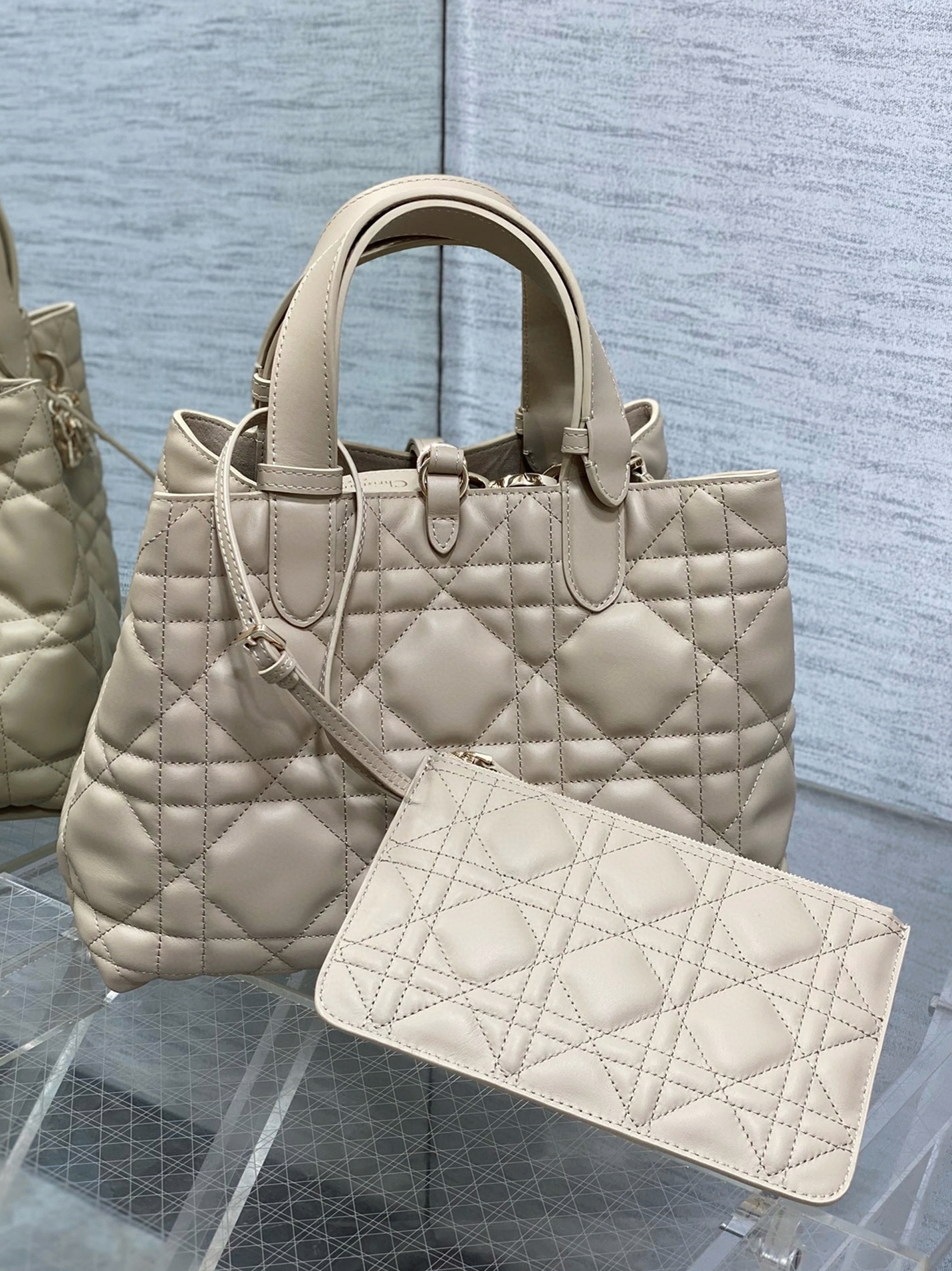 D10r Toujours Medium Bag Knockoff in Beige Macrocannage Calfskin