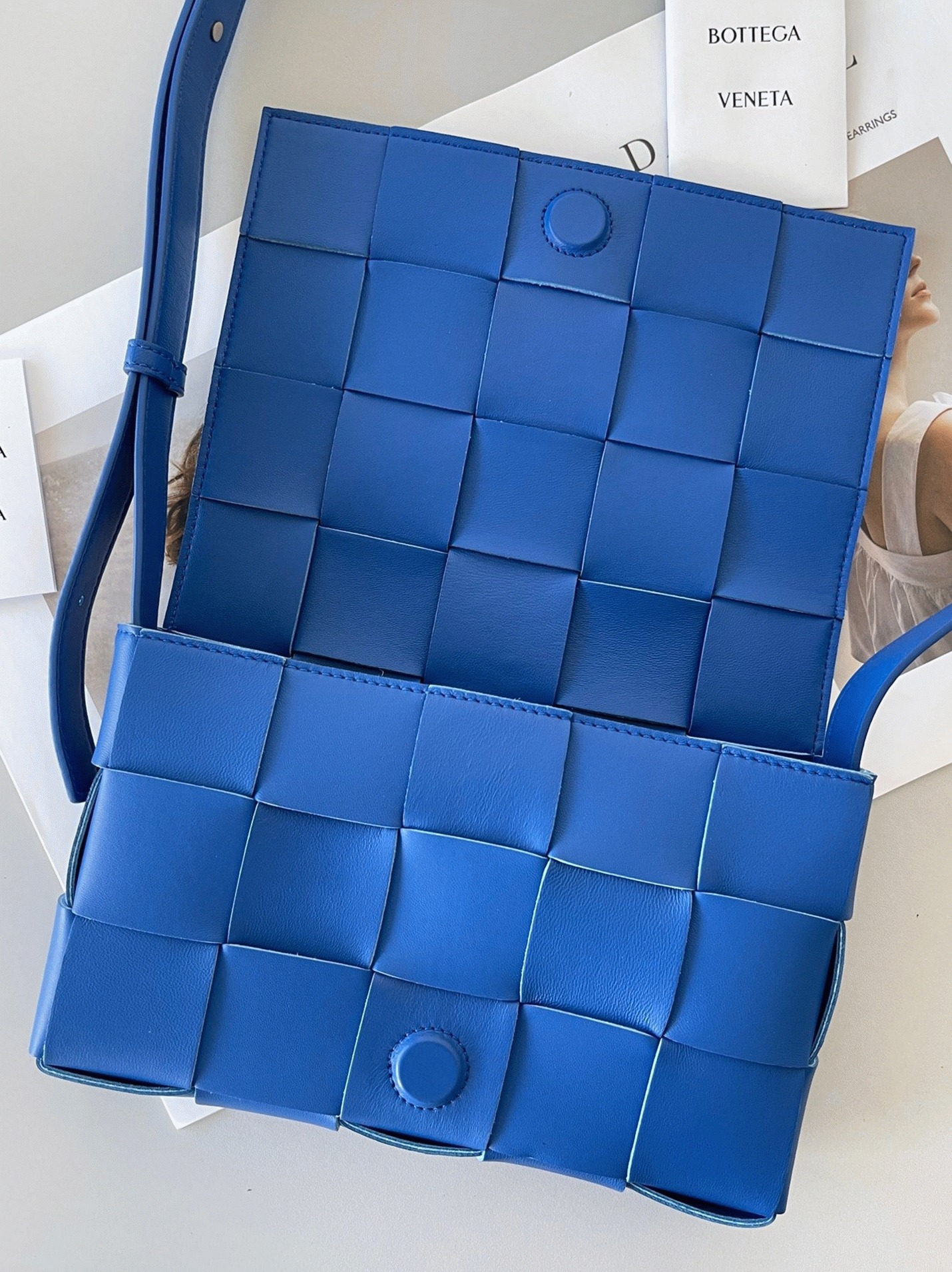 Top Quality Knockoff B0tt*ga Ven*ta Cassette Bag In Blue