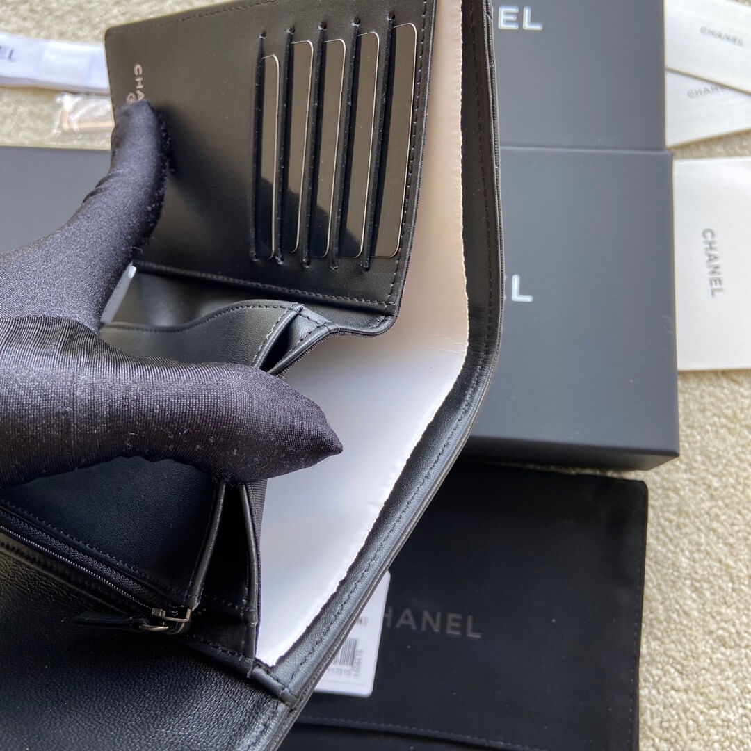 Ch**el boy long wallet