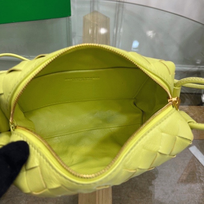 Imitation B0tt*ga Ven*ta Loop Mini Bag Kiwi