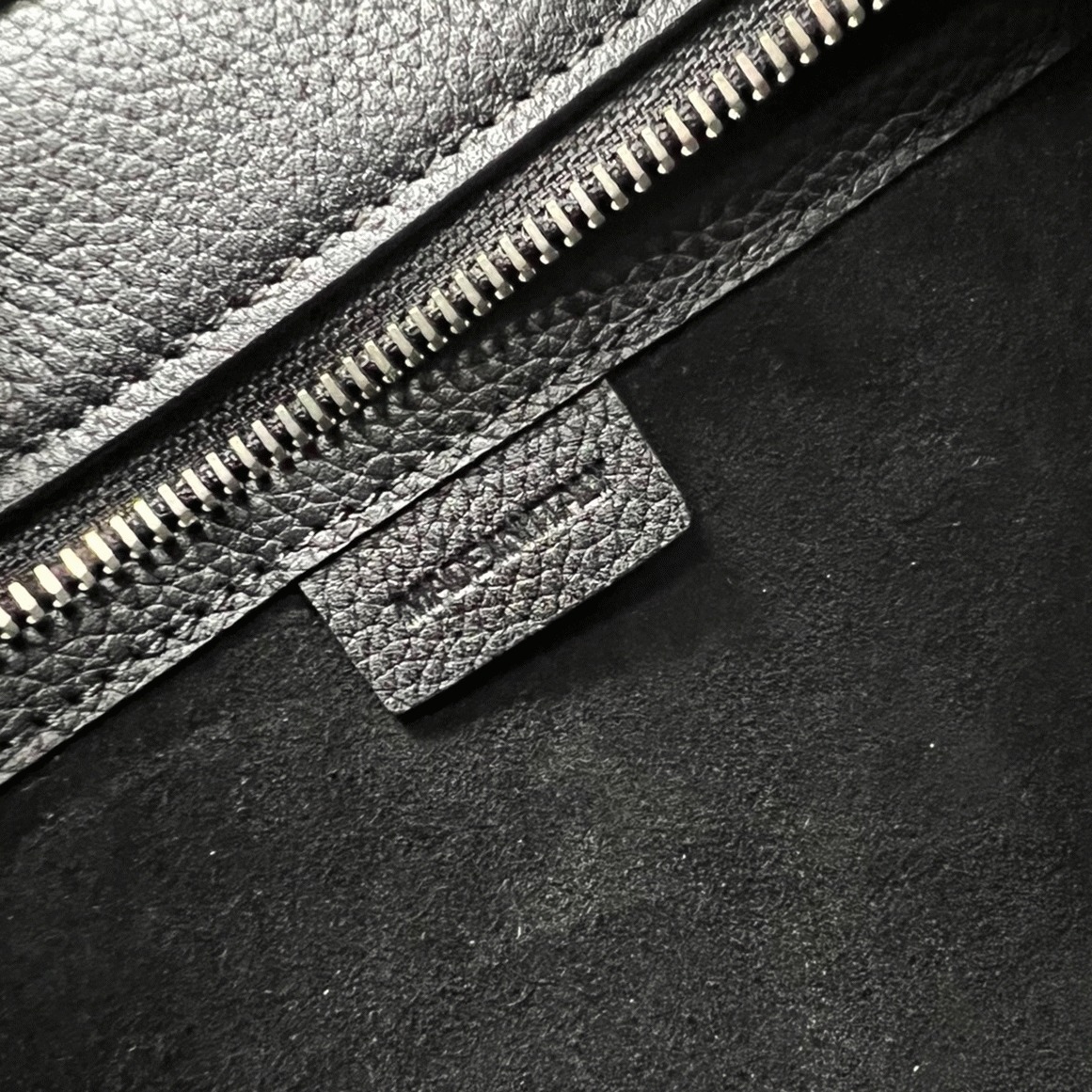 ce1i*e nano lU*gage tote bag replica in black