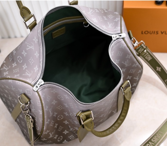 LV Monogram Gradient Canvas Keepall Bandouliere 45 In Khaki Green